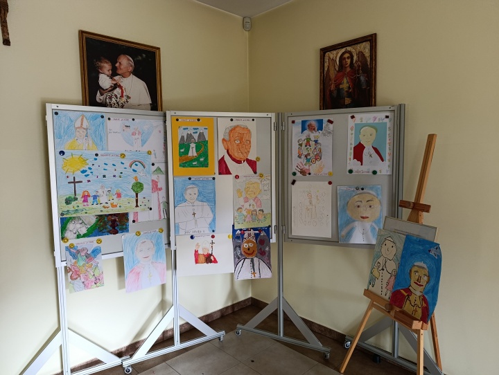 “Święty Jan Paweł II w oczach dziecka” – prace konkursowe