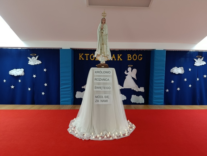 Maryja Królową Różańca Św. – modlitwa o pokój