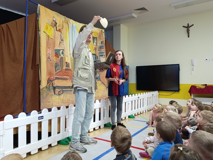 Teatr Eden  – Zaczarowana szkatułka