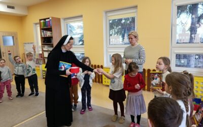 Droga krzyżowa i rozważania podczas katechezy w grupie 5 i 6 – latków