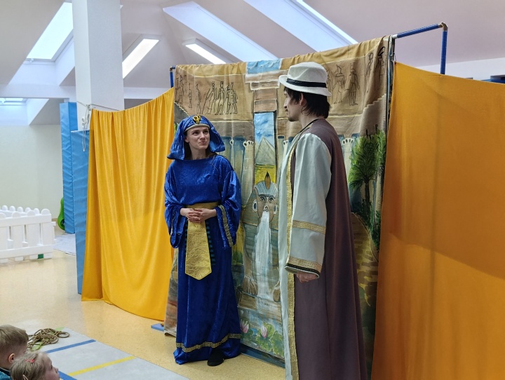 Teatr Eden w przedstawieniu ,,Ukryte bogactwo”